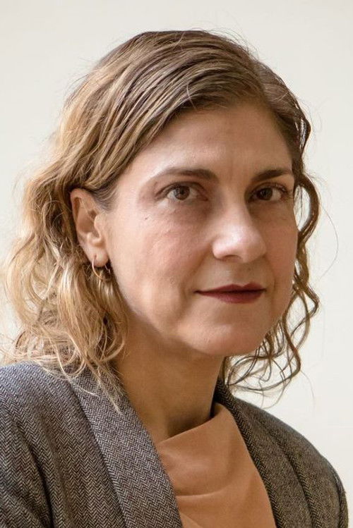 Syrmo Keke as Woman on the phone