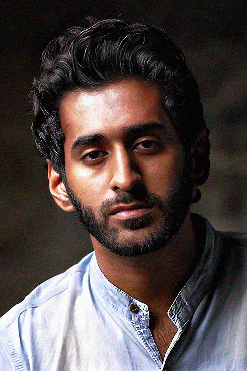 Sanju Sanichen as Bhasi's boss