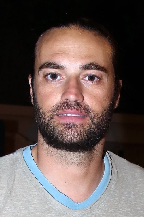 Kostas Fragolias as Apostolis