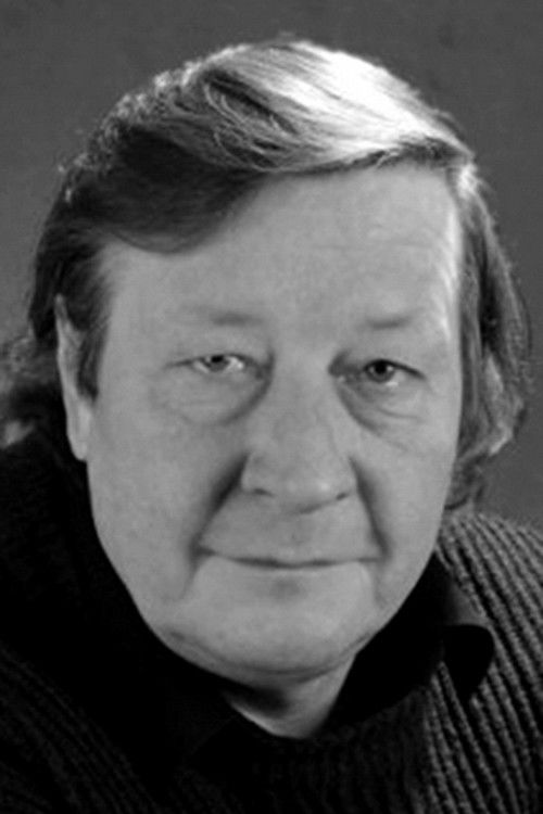 Aleksey Gurev as Bluhm / the potter (voice)