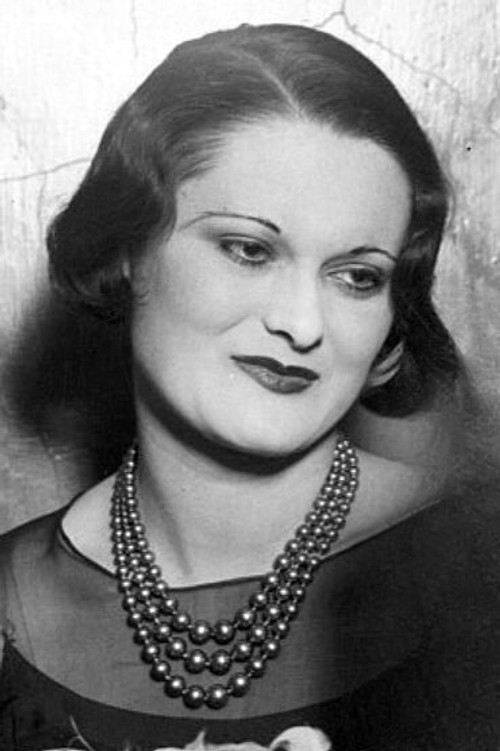 Isla Bevan as Beatrice Elton