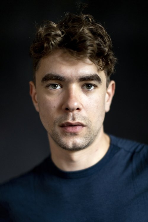 Bram Suijker as Hugo (voice)