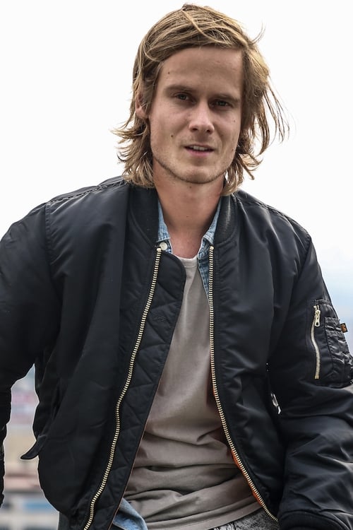 Eivaut Rischen as Andrés