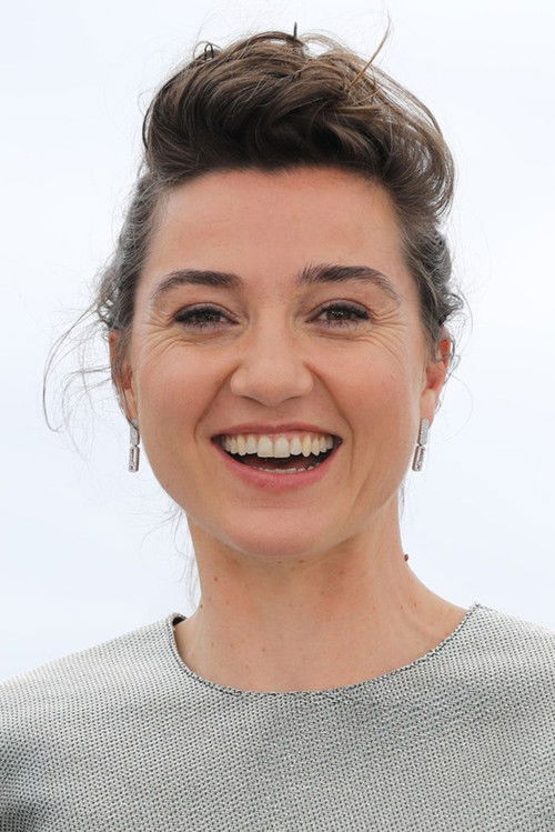 Nina Meurisse as Sam Berger