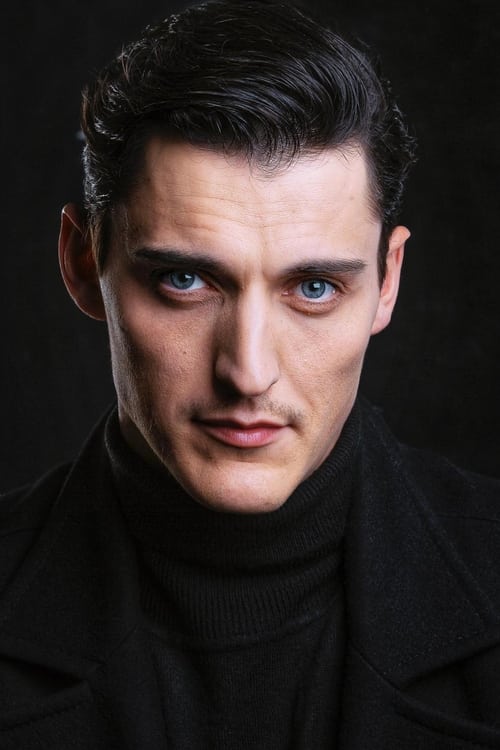 Maxim Khanzhov as Вожак