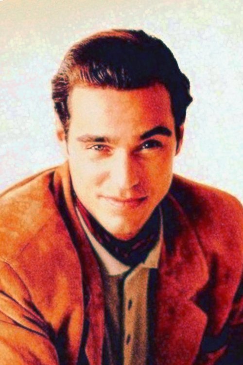 Roland Wybenga as Alì