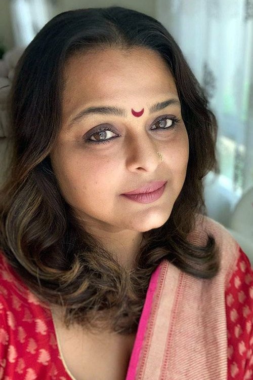 Shilpa Shirodkar as Mona