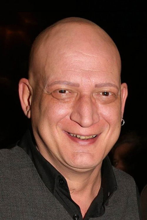 Thanos Kontogiorgis as Θάνος