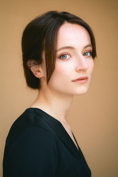 Emma Nihill as Fleur