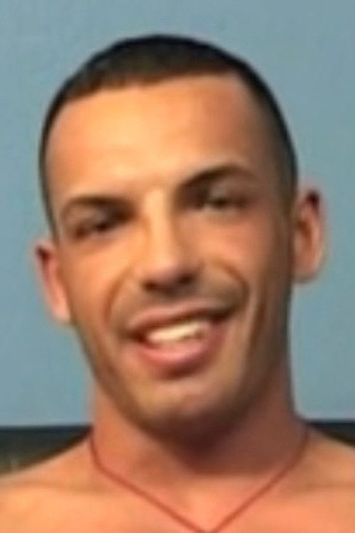 Patrick Schwarz as Müller