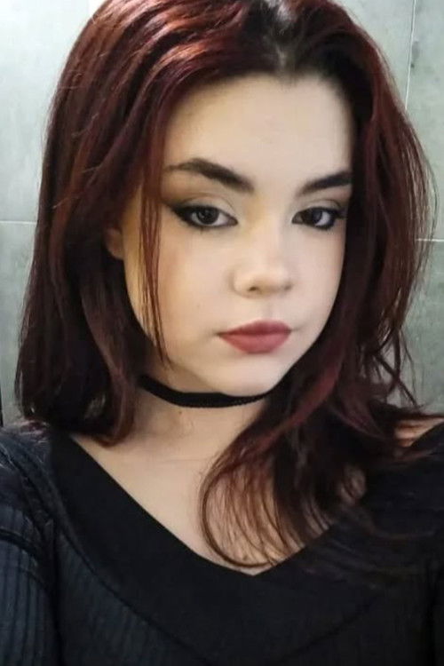 Vitoria Camili dos Santos as Raquel