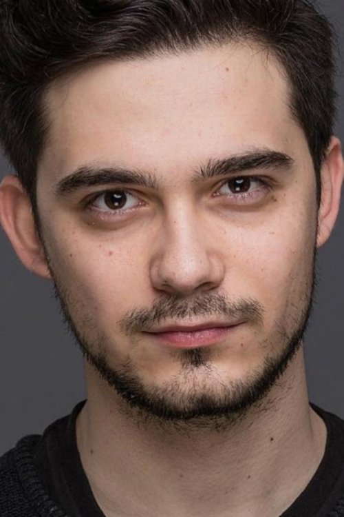 Tolgar Özaltındere as Bora