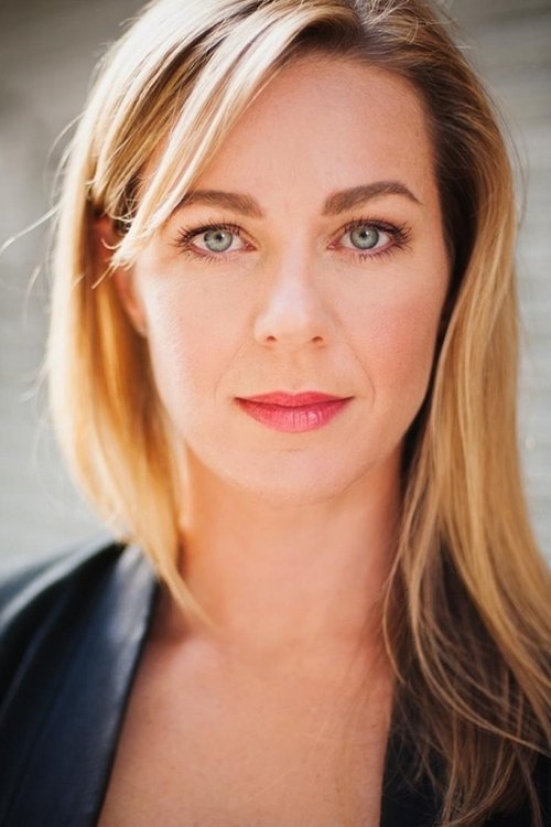 Joanne Hunt as Amanda Bradford