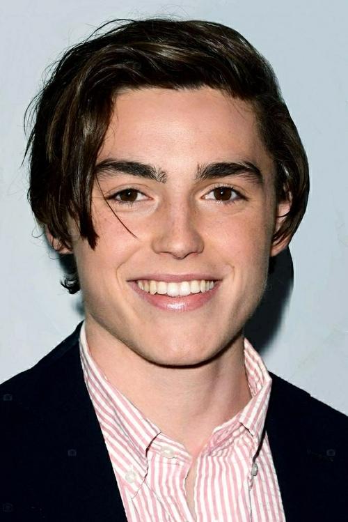 Spencer List as Oliver Nicholas