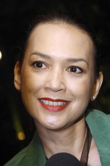 Ira Wibowo as Dilan's mother