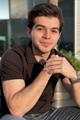 Andrés Vázquez as Valentín niño