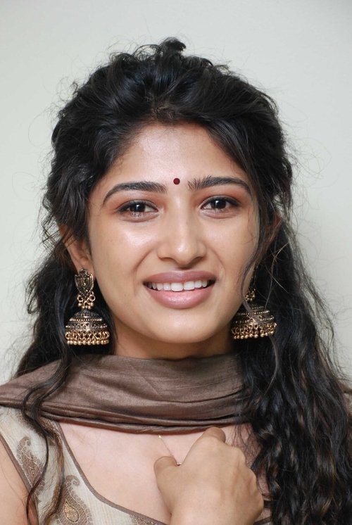 Roshini Prakash as Priya
