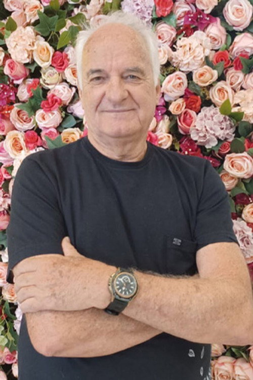 Marcos Zuin as Charles Dummont