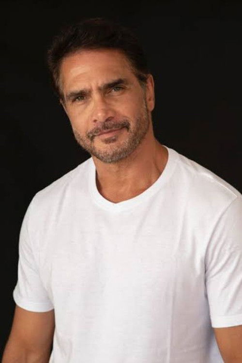 Rafael Calomeni as Expedito Batista