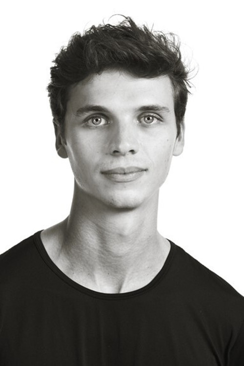 Mark Geilings as Rote Fee