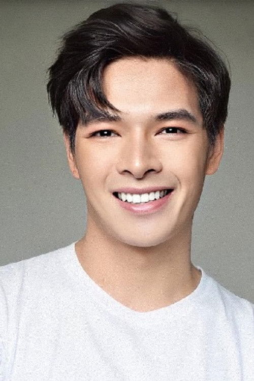 Tang Patiphan Suamakok as Radit [Ram's older brother]