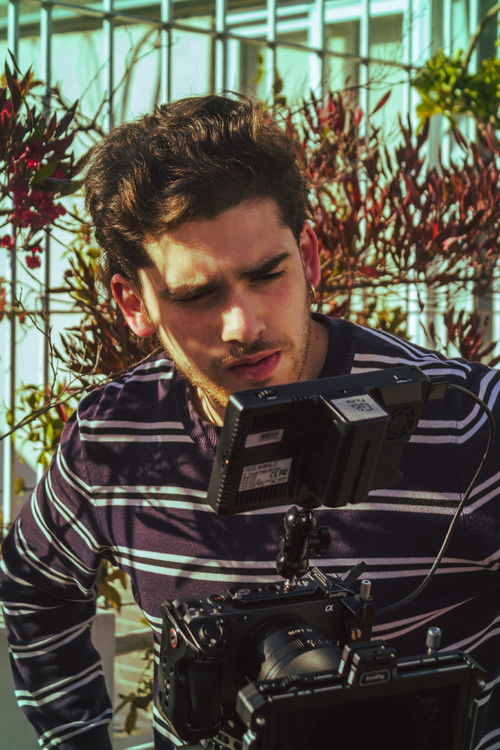 Santiago Rey Salazar as Interrogador