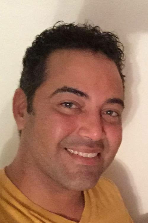 José Brocco as Carlos