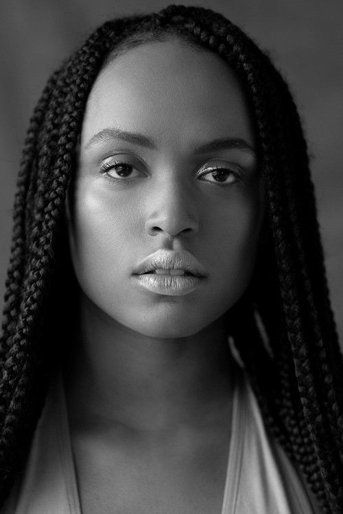 Naomi Hilaire as Fille secondaire V