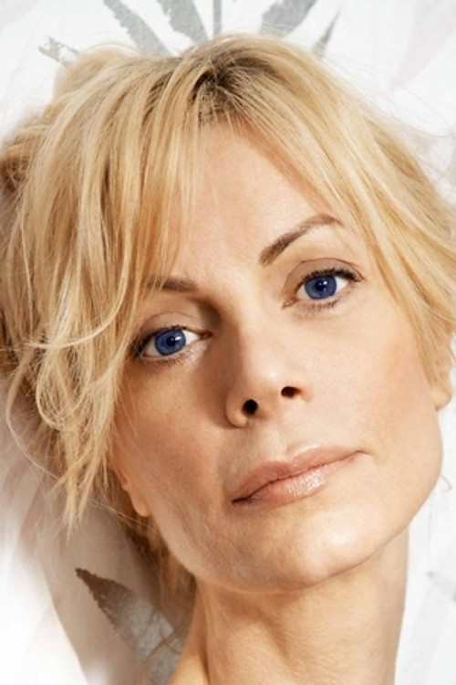 Inka Calvi as Monika