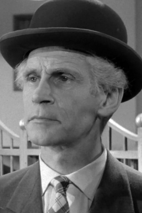 Otto Collin as Clay Shelton