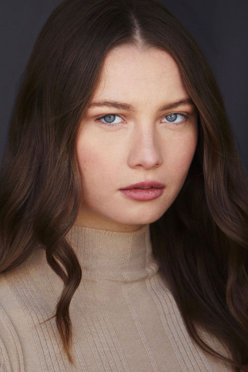 Noa Athena as Jo Roerdal