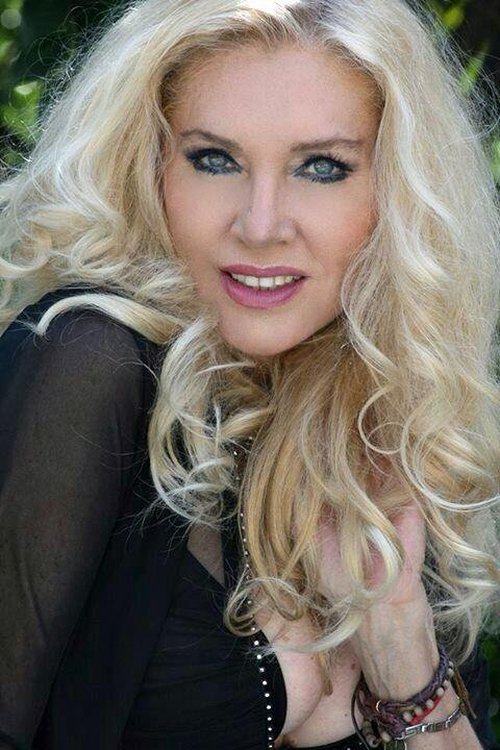 Alicia Encinas as Mary