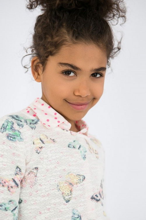 Yvanna-Rose Leblanc as Young Isabelle