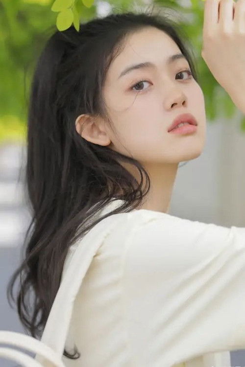 Dong Yufei as Zhou Liu