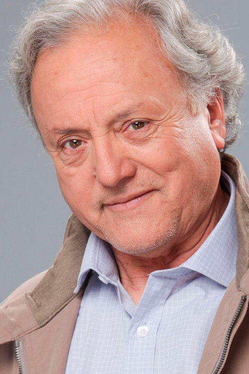 Patricio Achurra as Pedro Domínguez