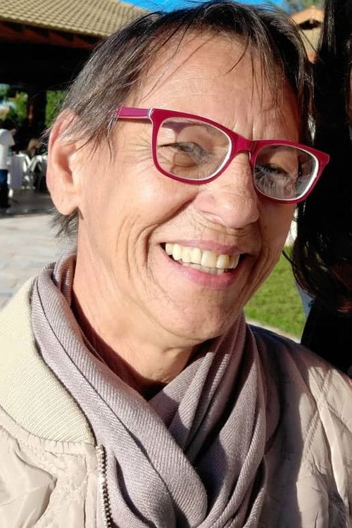 Nenê Freitas as Isaura idosa