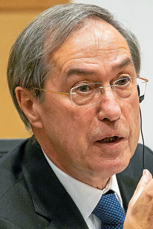 Claude Guéant as Claude Guéant