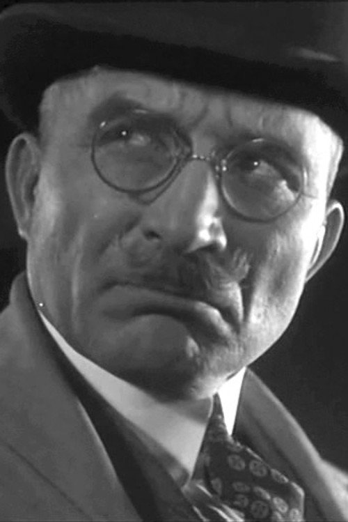 Vladimir Chernyavskiy as Avgust Kroon