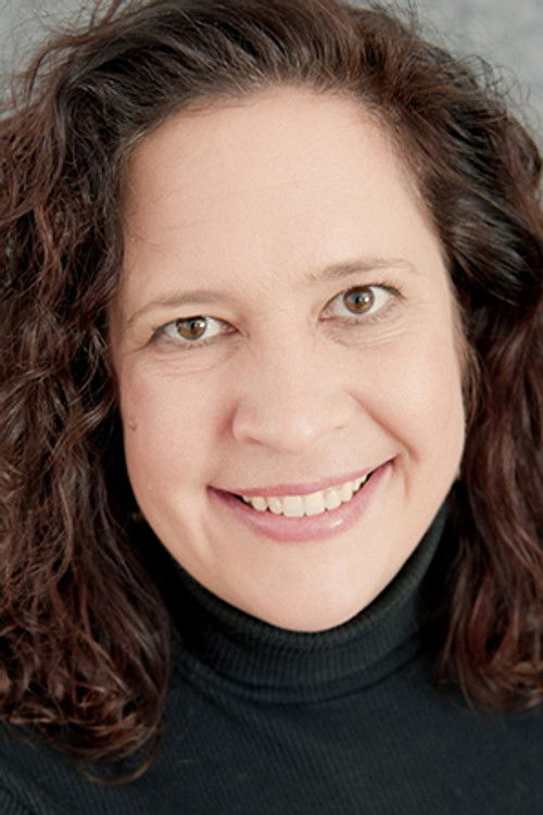 Kristin Hansen as Kelly Sandford