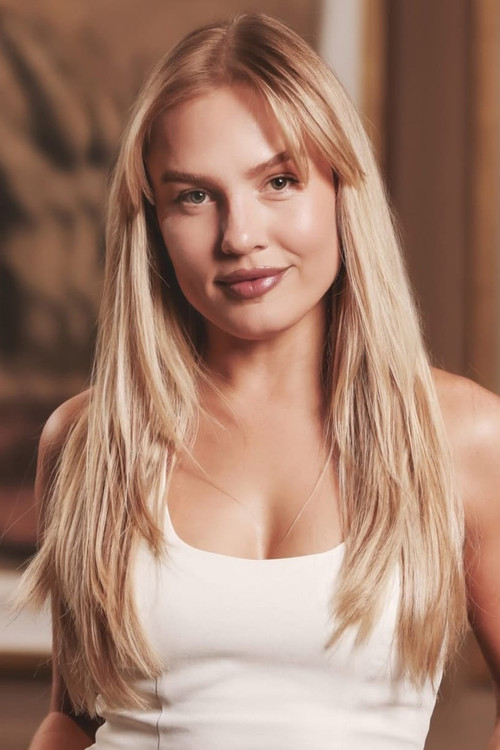 Kate Roothman as Sanmarie