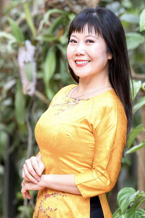Thu Hương as Bà Mến