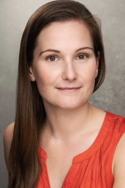 Georgie Smibert as Girl