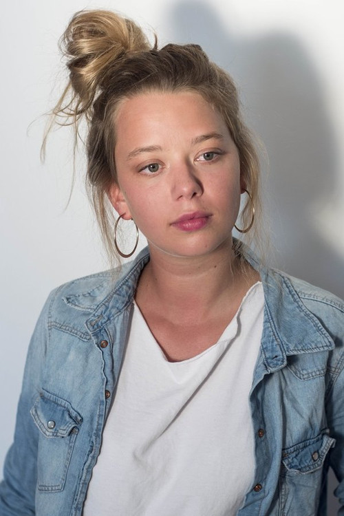 Sophie Breyer as Clara