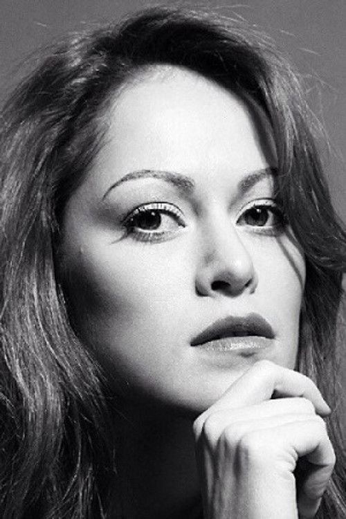 Mariya Zimina as Mother