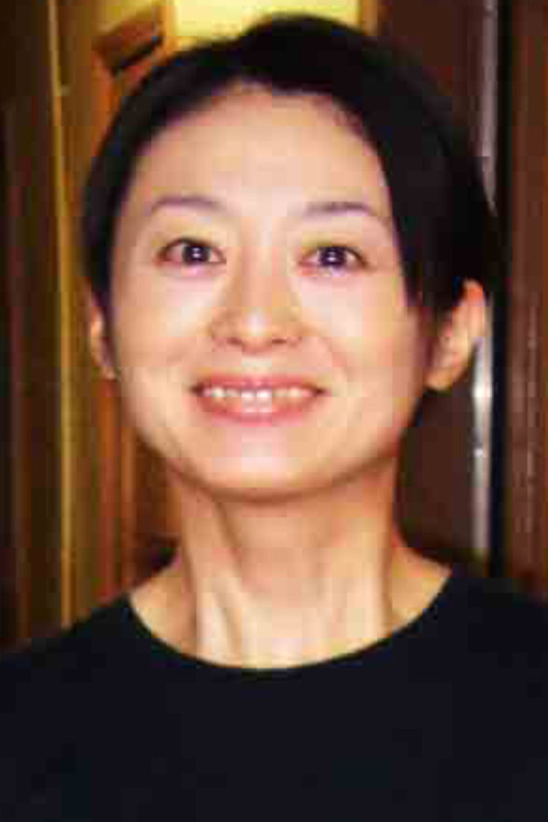 Yuka Ozaki as Lobby Asian Woman