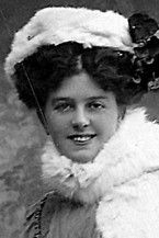 Florence Wix as Dowager (uncredited)