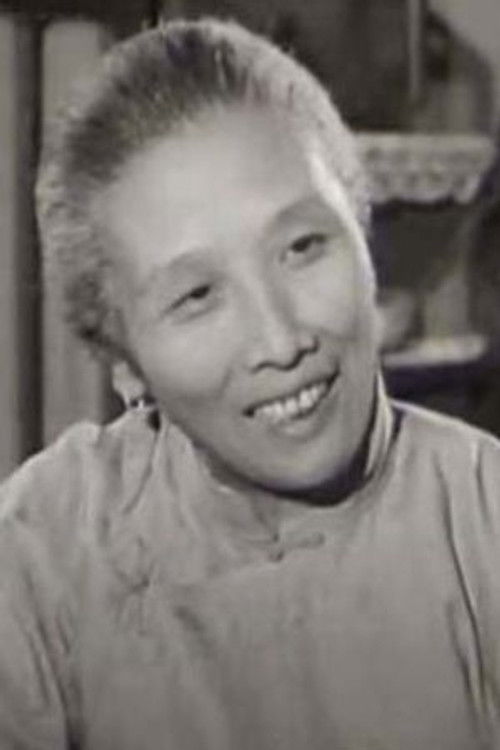 Shangying Zhao as Peng's mother
