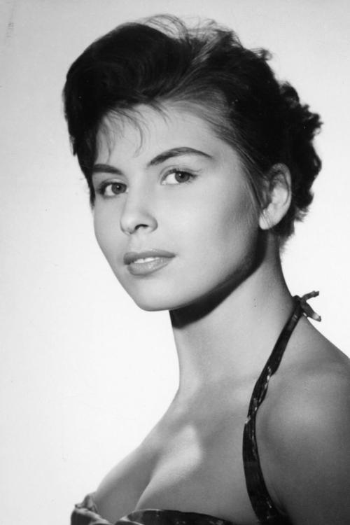 Dominique Boschero as Martha