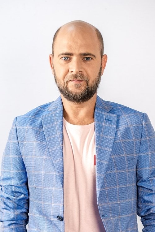 Cosmin Seleși as Cretu