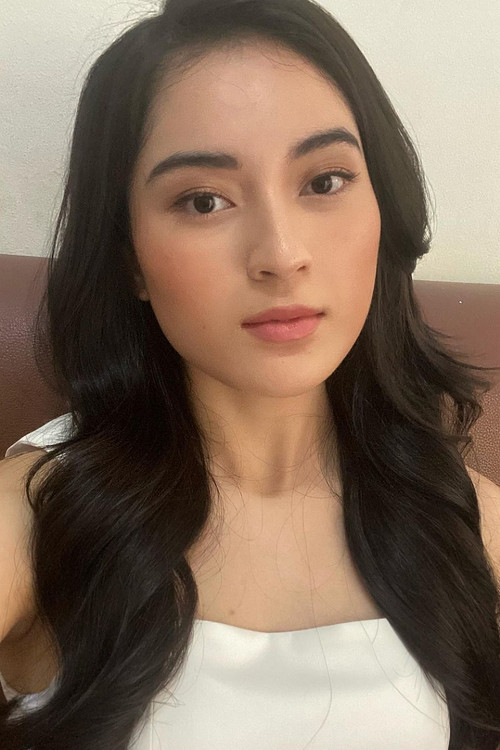 Sarah Felicia as Leli